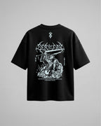 Camiseta oversize negra Berserk - vista trasera con Guts y la Dragon Slayer