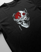 Detalle del estampado frontal de la camiseta Berserk