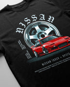 Detalle del estampado de la camiseta Nissan 180SX