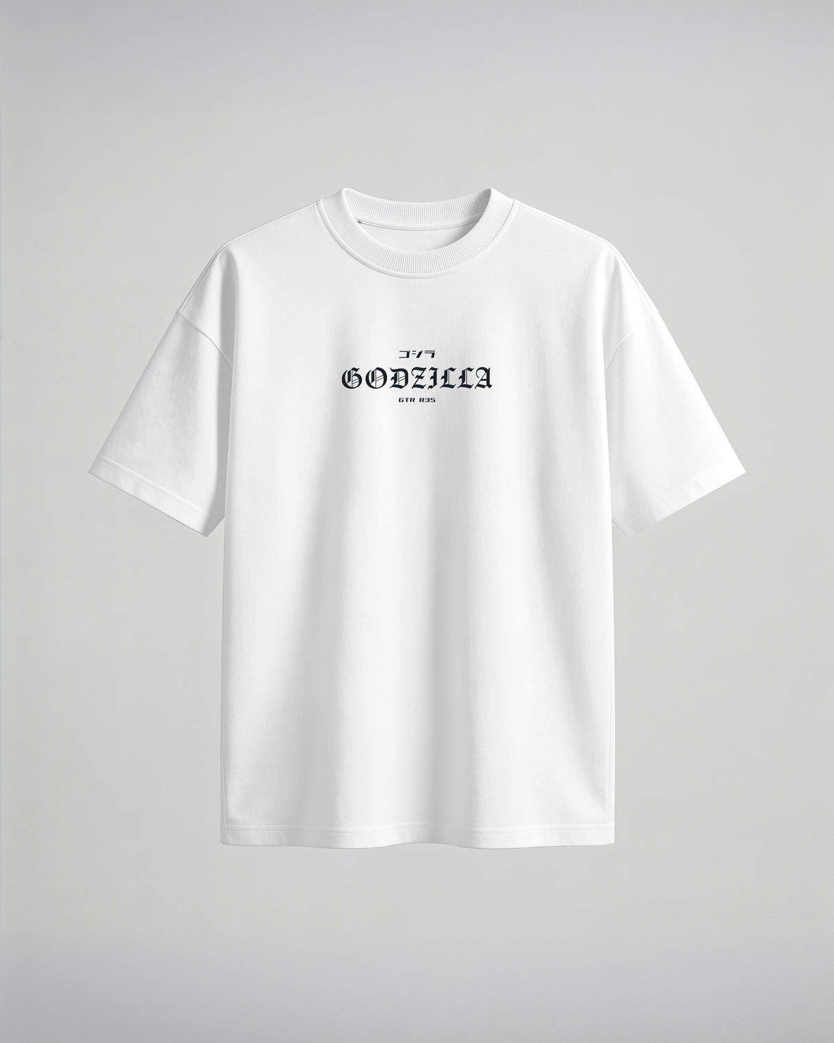 Camiseta oversize blanca Nissan GT-R R35 - vista frontal con logo Godzilla