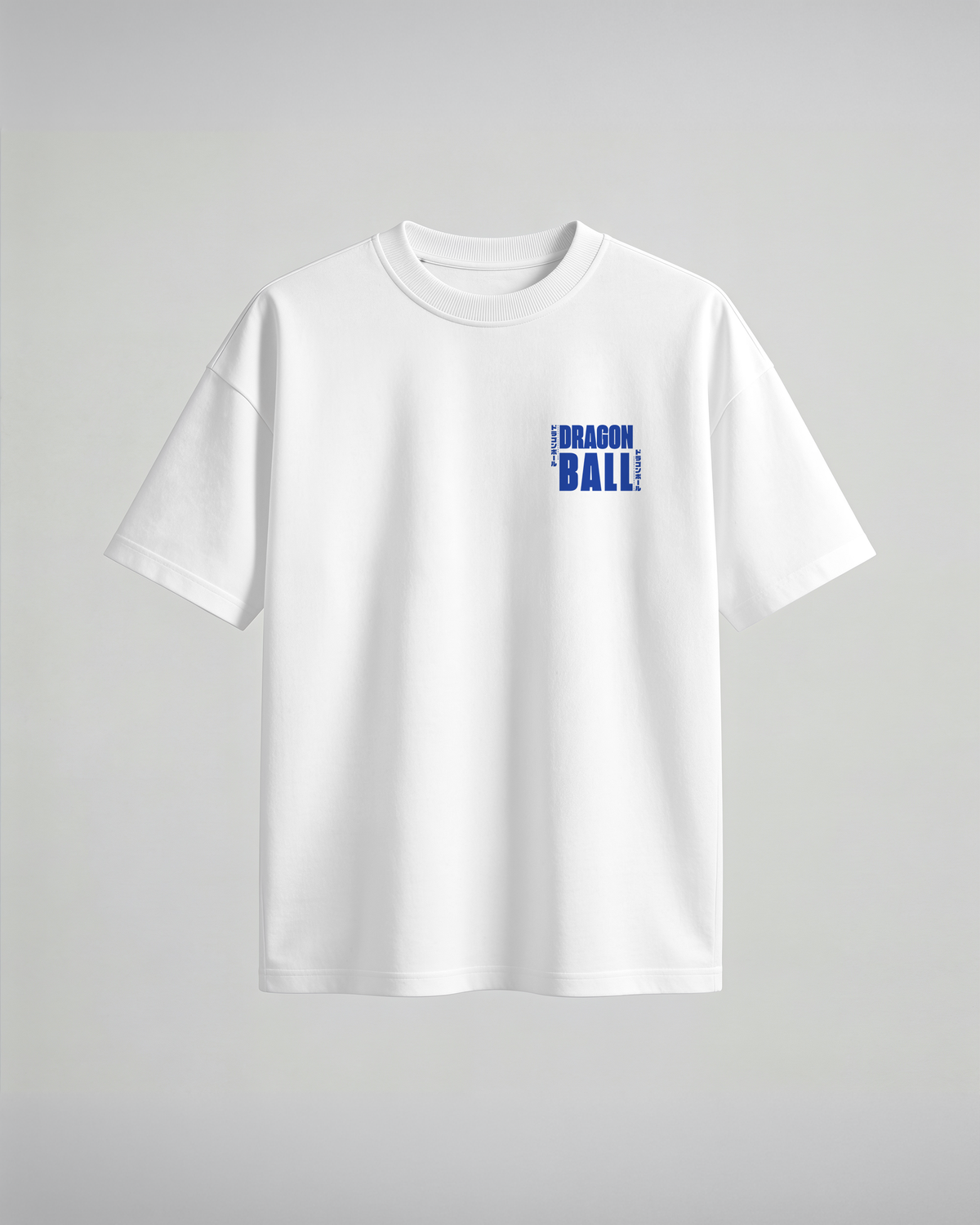 Camiseta oversize Capsule Technology de Dragon Ball, color blanco, estampado azul, vista frontal