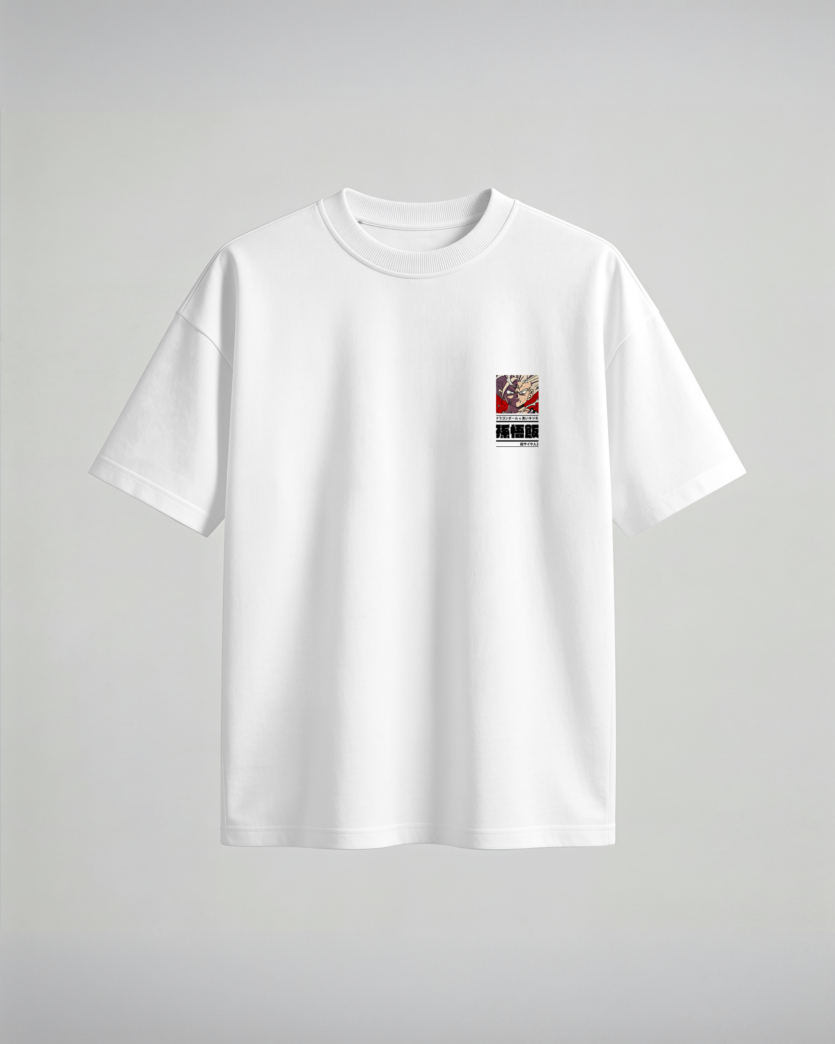 Camiseta oversize Gohan SSJ2 de Dragon Ball Z, color blanco, estampado rojo, vista frontal