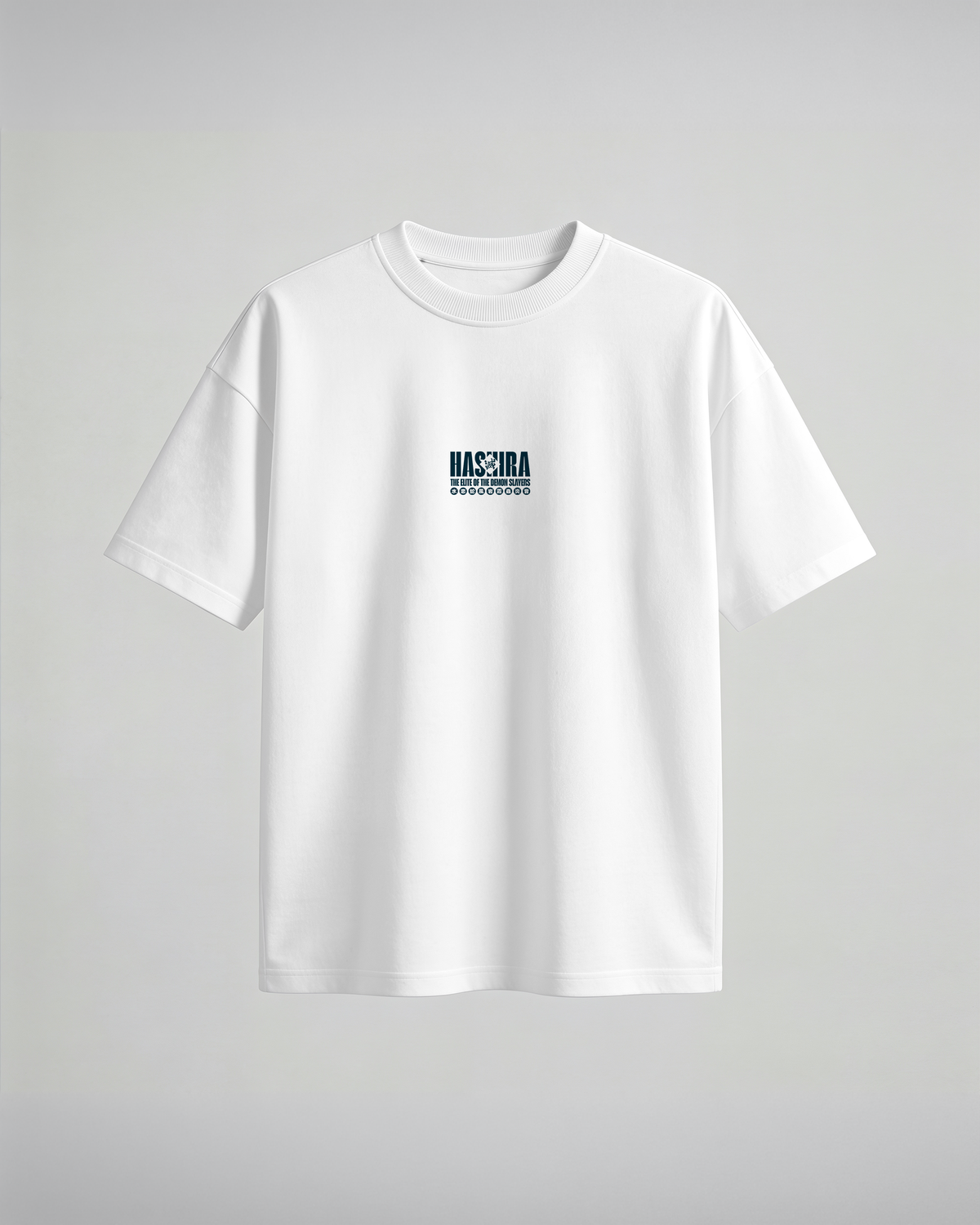 Camiseta oversize Hashira The Elite de Demon Slayer, color blanco, estampado azul, vista frontal