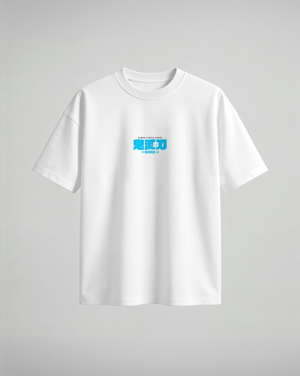 Camiseta oversize Hashiras de Demon Slayer, color blanco, estampado turquesa, vista frontal