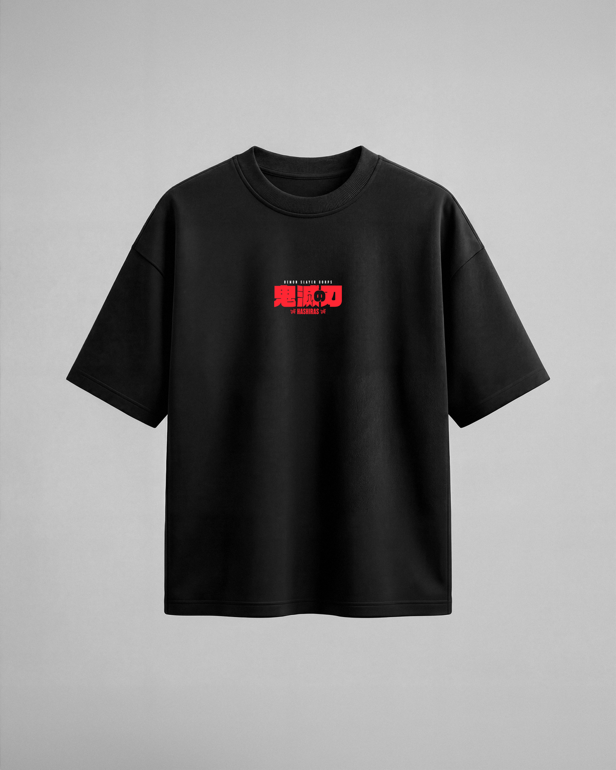 Camiseta oversize Hashiras de Demon Slayer, color negro, estampado rojo, vista frontal
