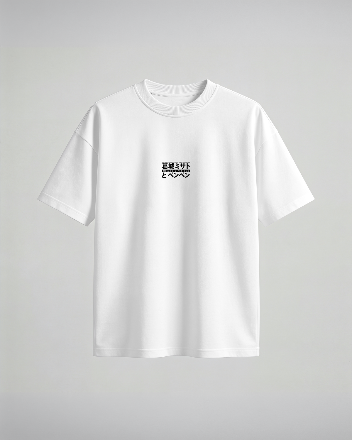 Camiseta oversize Misato y Pen Pen de Evangelion, color blanco, vista frontal