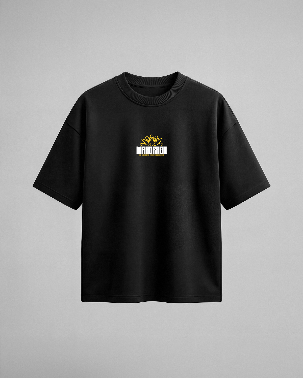 Camiseta oversize Moharaga de Jujutsu Kaisen, color negro, estampado amarillo, vista frontal