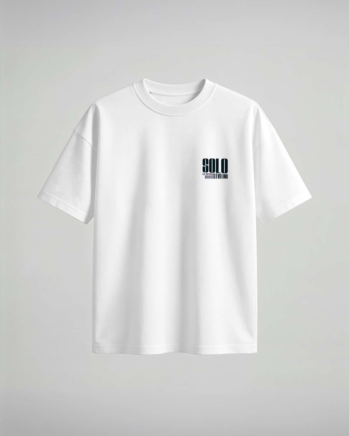 Camiseta oversize Solo Leveling No Questions, color blanco, segunda versión, vista frontal