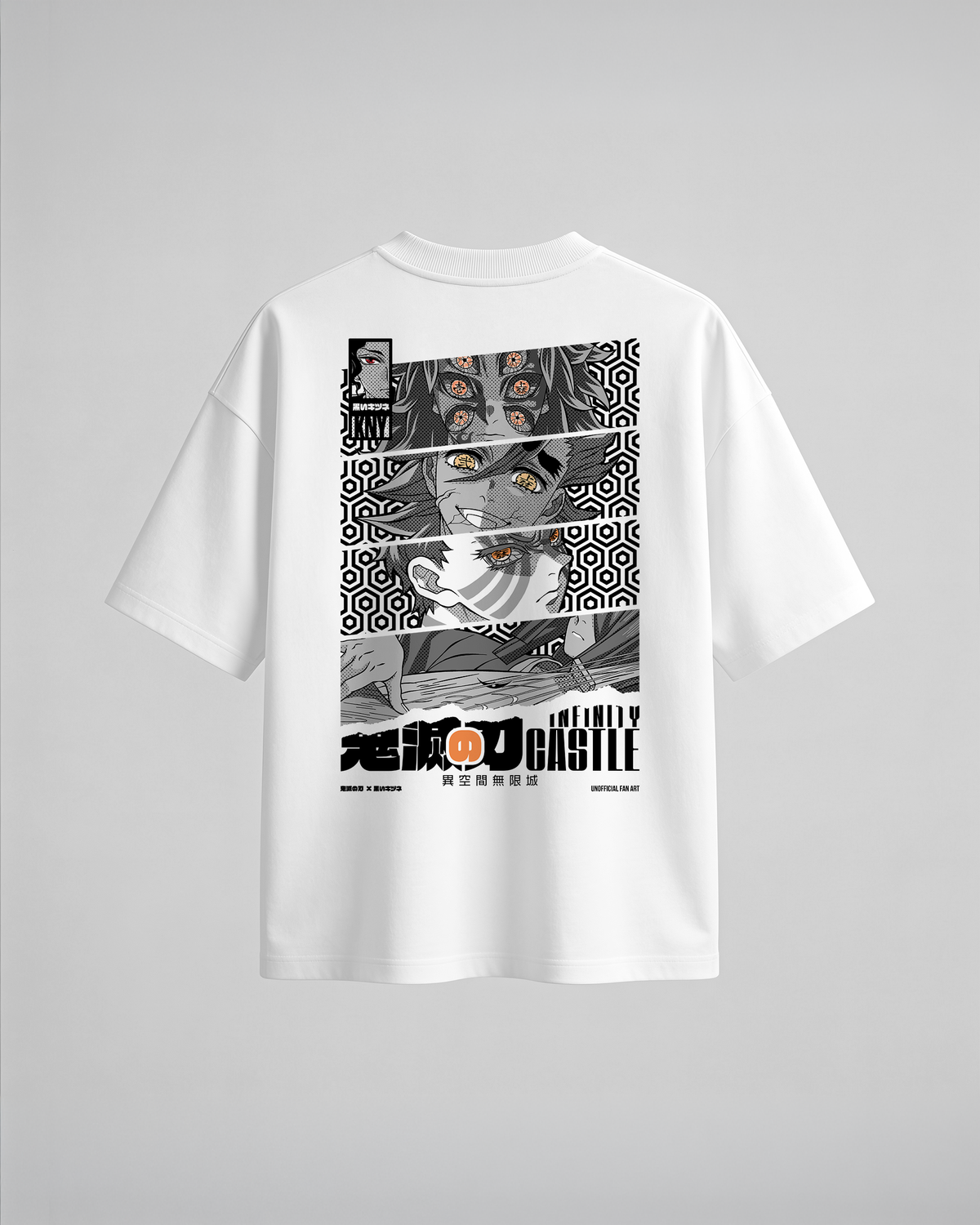 Camiseta oversize Upper Rank Moons de Demon Slayer, color blanco, estampado naranja, vista trasera