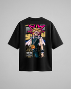 Camiseta oversize Yami Yugi de Yu-Gi-Oh, color negro, estampado naranja, vista trasera